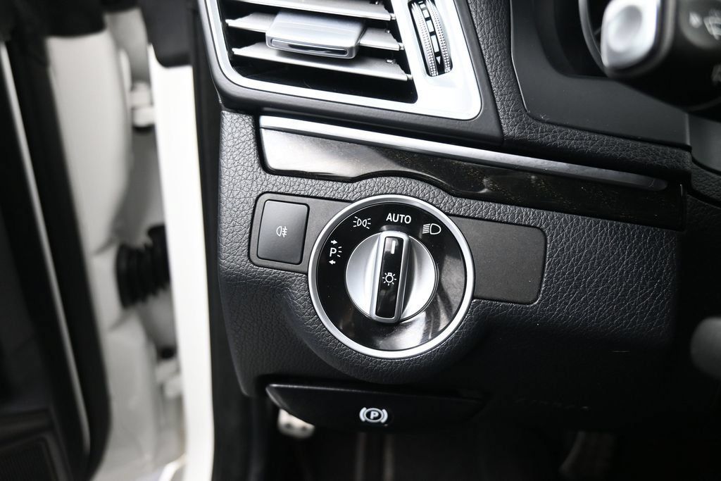 Used 2017 Mercedes-Benz E 400 4MATIC Coupe image 17