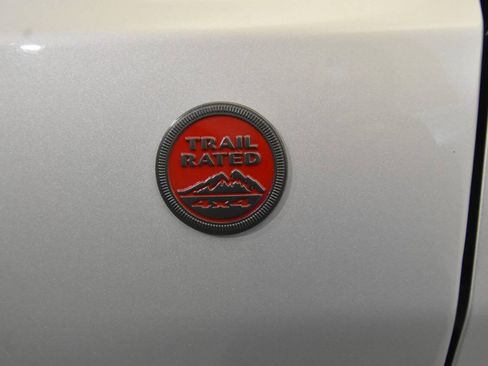 Used 2024 Jeep Compass Trailhawk AWD/4WD image 11