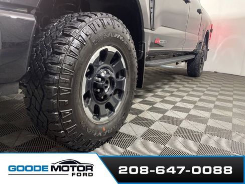 Used 2025 Ford F350 Platinum w/ Tremor Off-Road Package AWD/4WD image 26