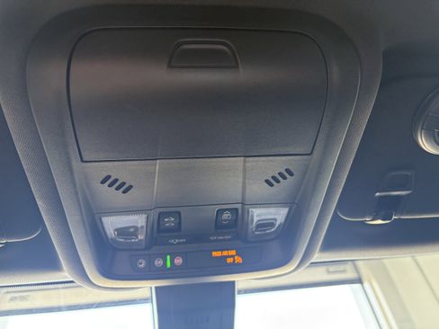 Used 2024 Chevrolet Equinox RS w/ RS Leather Package AWD/4WD image 19