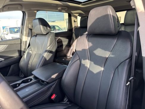 Certified 2025 Acura MDX SH-AWD image 17