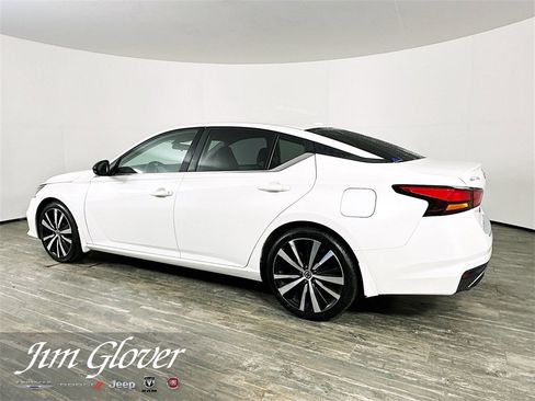 Used 2021 Nissan Altima 2.5 SR w/ SR Premium Package image 5