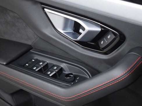Used 2019 Lamborghini Urus AWD/4WD image 39