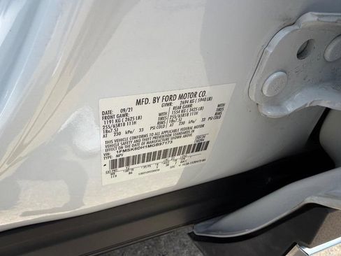 Used 2021 Ford Explorer XLT AWD/4WD image 23