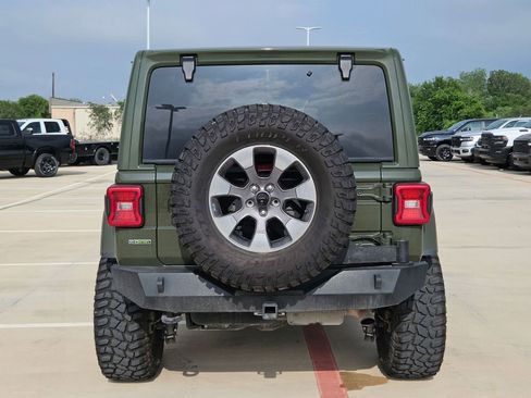 Used 2021 Jeep Wrangler Unlimited Sahara AWD/4WD image 4