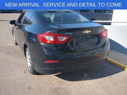 Used 2018 Chevrolet Cruze LS FWD image 3