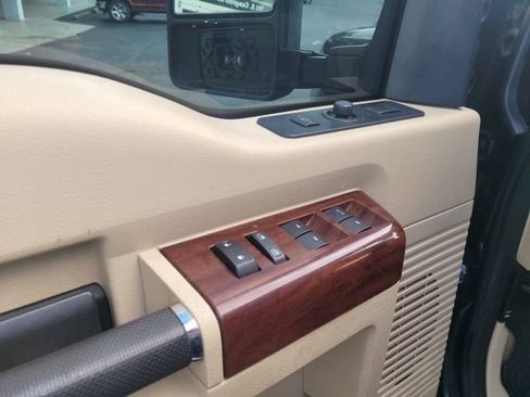 Used 2008 Ford F250 Lariat image 10