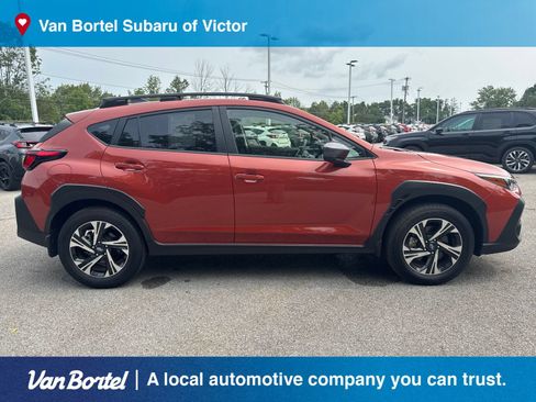 Used 2025 Subaru Crosstrek 2.5i Premium AWD/4WD image 7
