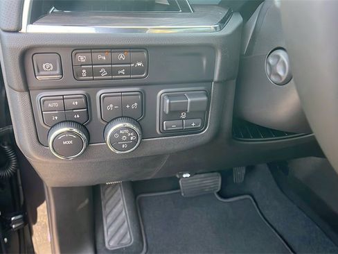 New 2025 Chevrolet Suburban Premier w/ Sun And Tow Package image 20