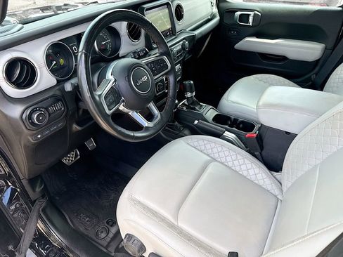 Used 2021 Jeep Wrangler Unlimited Sahara image 25