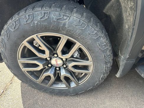 Used 2022 GMC Sierra 1500 AT4 w/ AT4 Carbonpro Edition AWD/4WD image 13