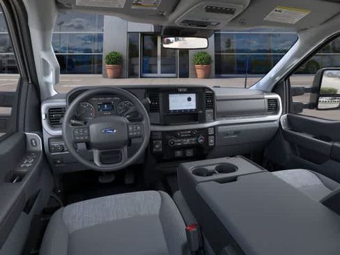 New 2026 Ford F250 XLT w/ FX4 Off-Road Package AWD/4WD image 9