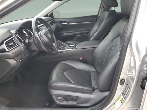 Used 2018 Toyota Camry XLE image 19