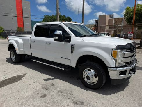 Used 2017 Ford F350 Lariat w/ Chrome Package AWD/4WD image 6