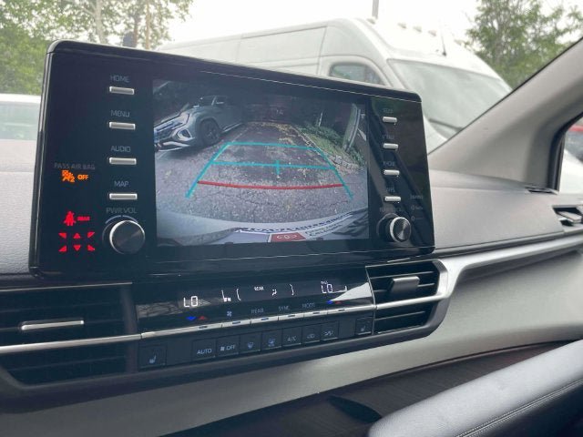 Certified 2025 Toyota Sienna XLE FWD image 28