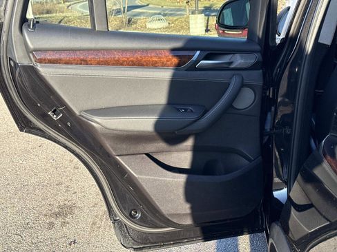 Used 2017 BMW X3 xDrive28i image 11