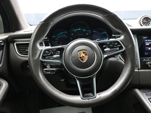 Used 2018 Porsche Macan AWD/4WD image 15