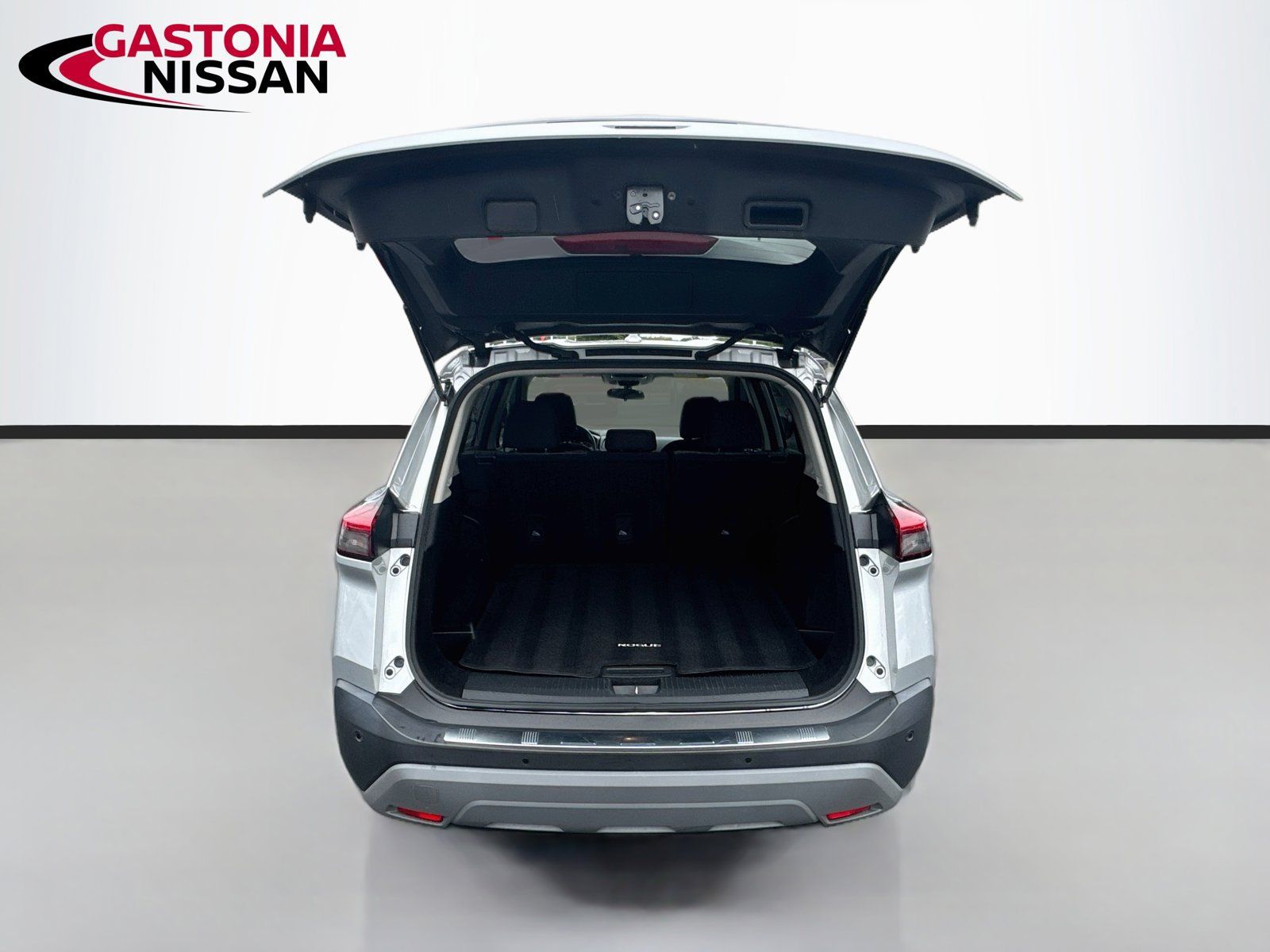 Used 2023 Nissan Rogue SV FWD image 34