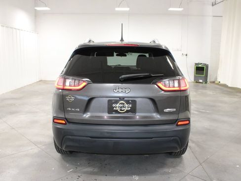 Used 2019 Jeep Cherokee Latitude Plus w/ Cold Weather Group AWD/4WD image 8