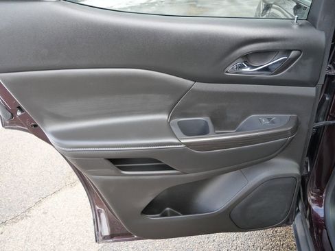 Used 2017 GMC Acadia SLT image 25