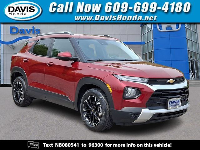 Used 2022 Chevrolet TrailBlazer LT w/ Convenience Package FWD image 1