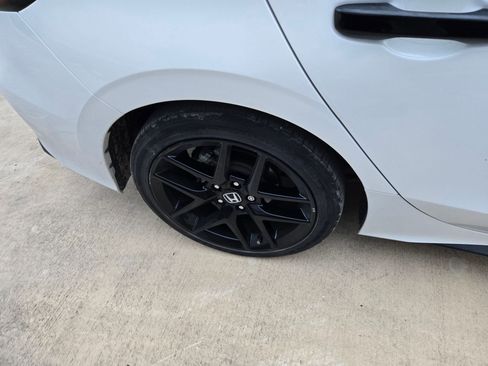 Used 2023 Honda Civic Sport image 10