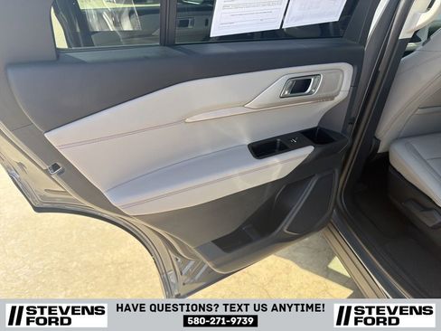 Used 2025 Ford Explorer Active w/ Active Comfort Package RWD image 39