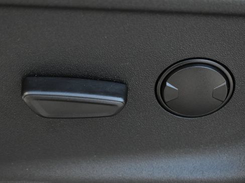 Used 2024 Ford F150 XLT AWD/4WD image 13