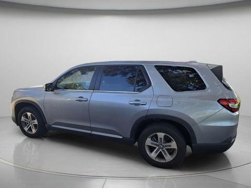 Used 2025 Honda Pilot EX-L image 7