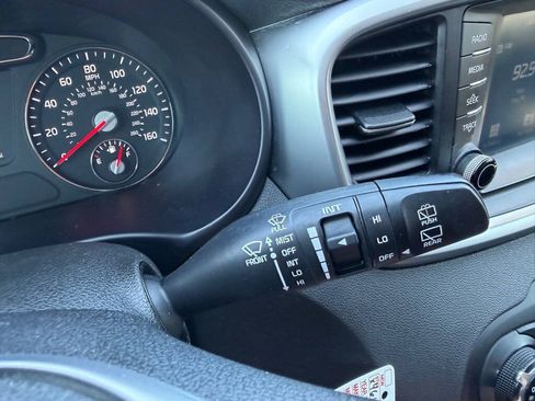 Used 2019 Kia Sorento AWD image 21