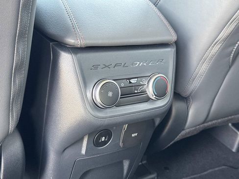 Certified 2025 Ford Explorer Active w/ Active Comfort Package image 25