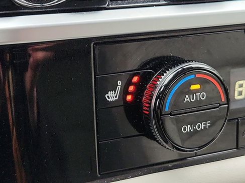 Used 2022 Nissan Pathfinder SV image 22