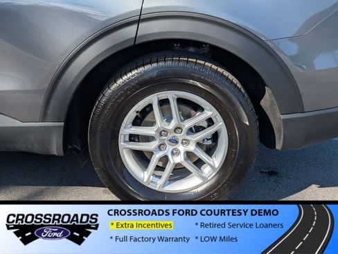New 2025 Ford Explorer Active image 8