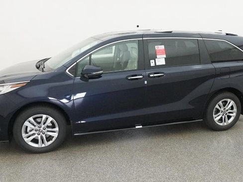New 2026 Toyota Sienna Limited FWD image 20