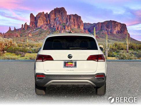 Used 2024 Volkswagen Taos SE FWD image 7