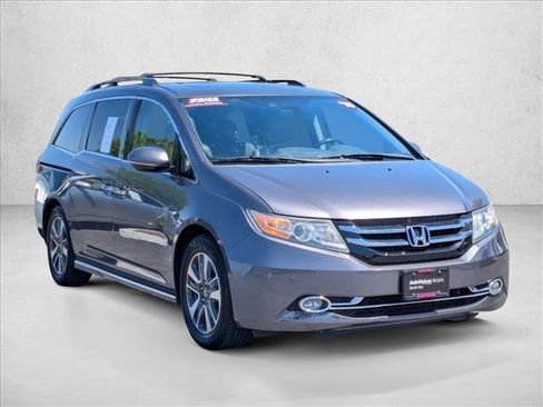 Used 2015 Honda Odyssey Touring Elite image 3