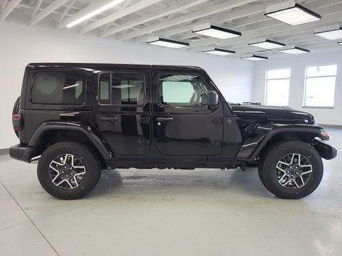 New 2025 Jeep Wrangler Sahara image 13