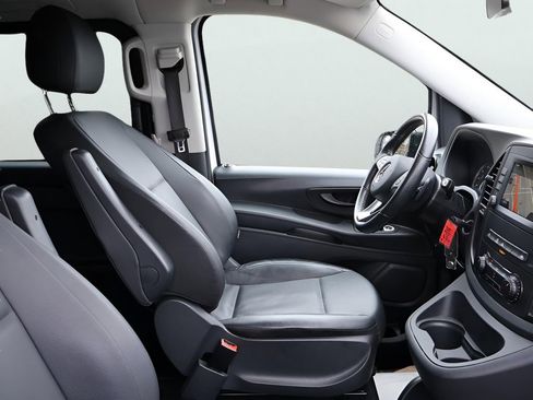 Used 2023 Mercedes-Benz Metris Passenger image 9