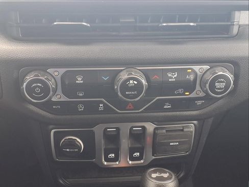 Used 2024 Jeep Wrangler Sport AWD/4WD image 19