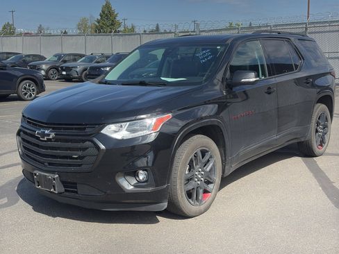 Used 2020 Chevrolet Traverse Premier w/ Redline Edition AWD/4WD image 3