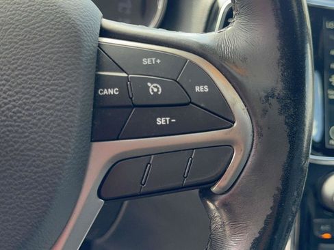 Used 2020 Jeep Grand Cherokee Limited AWD/4WD image 22