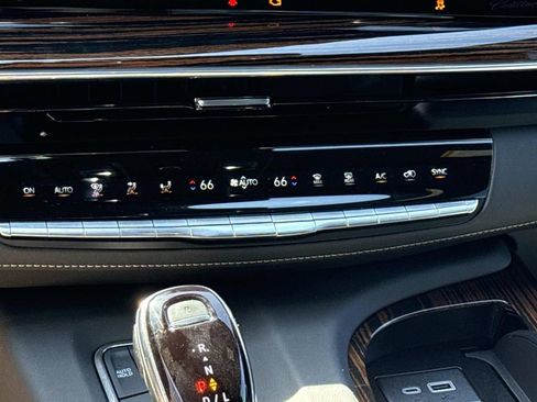 Used 2024 Cadillac Escalade ESV Premium Luxury AWD/4WD image 14