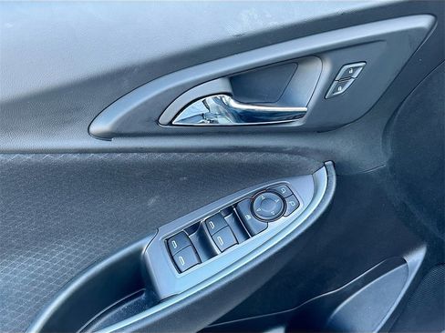 Used 2025 Chevrolet Malibu RS image 17