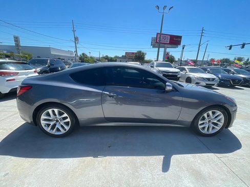 Used 2016 Hyundai Genesis 3.8 RWD image 2