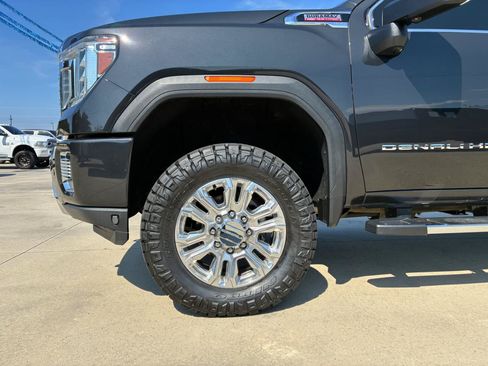 Used 2020 GMC Sierra 2500 Denali w/ Denali Ultimate Package AWD/4WD image 7