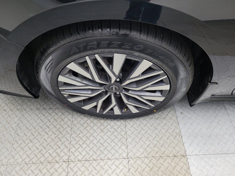 Used 2025 Nissan Altima 2.5 SV w/ SV Premium Package FWD image 31
