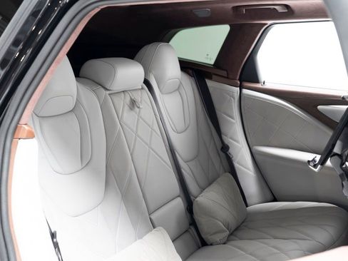 Used 2023 BMW XM image 50