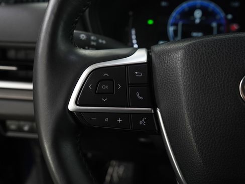 Used 2024 Toyota Grand Highlander XLE AWD/4WD image 19