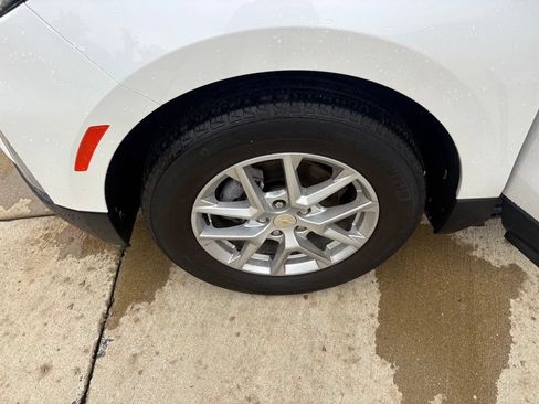Used 2024 Chevrolet Equinox LT FWD image 28