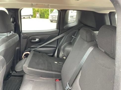 Used 2016 Jeep Renegade 75th Anniversary FWD image 52